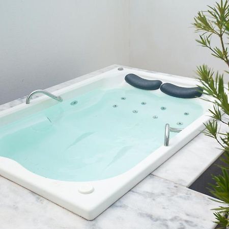 Chale Com Jacuzzi E Vista Para E Piscina Hotel Touros Kültér fotó